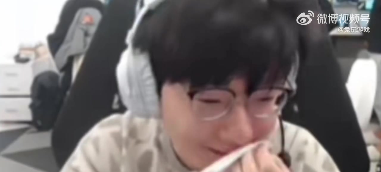 Tian:当我第一次摸到鼠标和键盘的时候,我就跟我爸说要么打职业